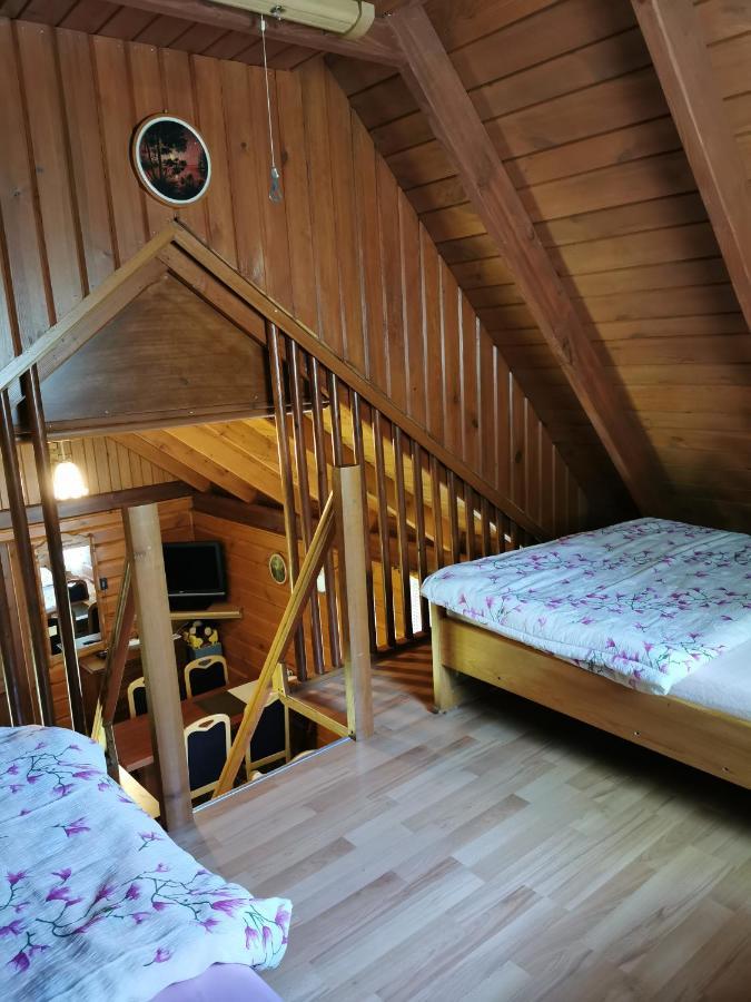 Agroturystyka W Ogrodach Sanok Exteriör bild
